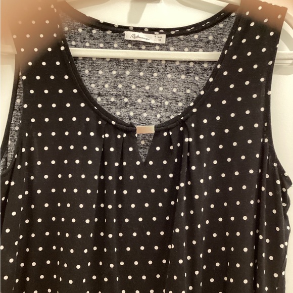 Ladies sleeveless top.Reitmans brand,size 1X. - Picture 3 of 6